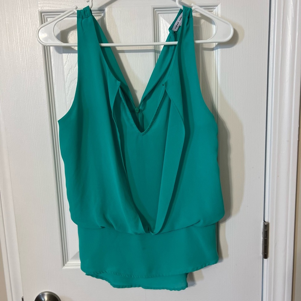 Chic Sleeveless Teal Blouse